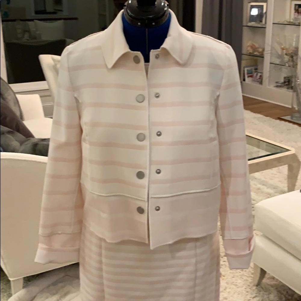 Gorgeous jacket. Never been worn!